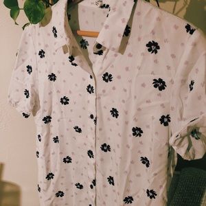 🌙✨ Vans Button-up Shirt ✨🌙